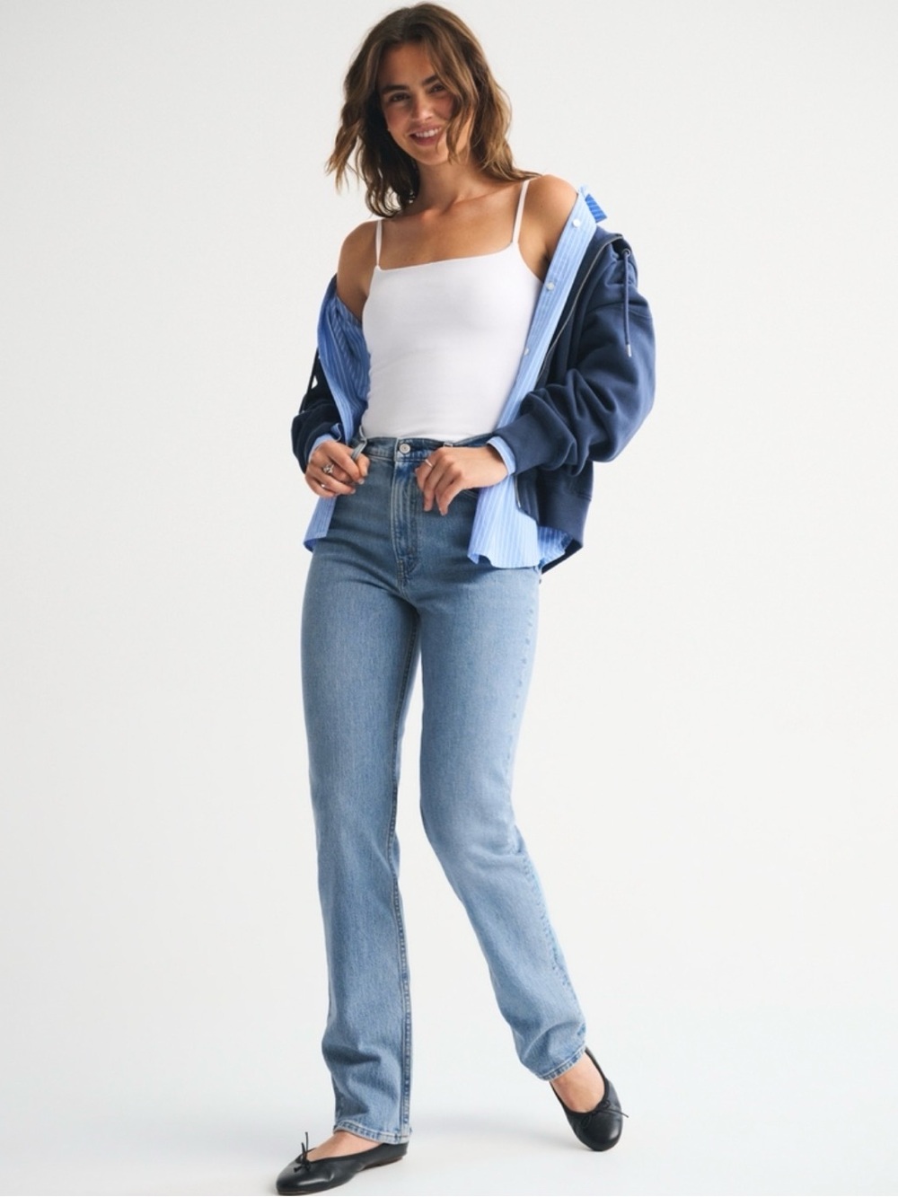 Abercrombie & Fitch Ultra High Rise 90’s Straight-Leg Jeans in Light Blue - Picture 1 of 6